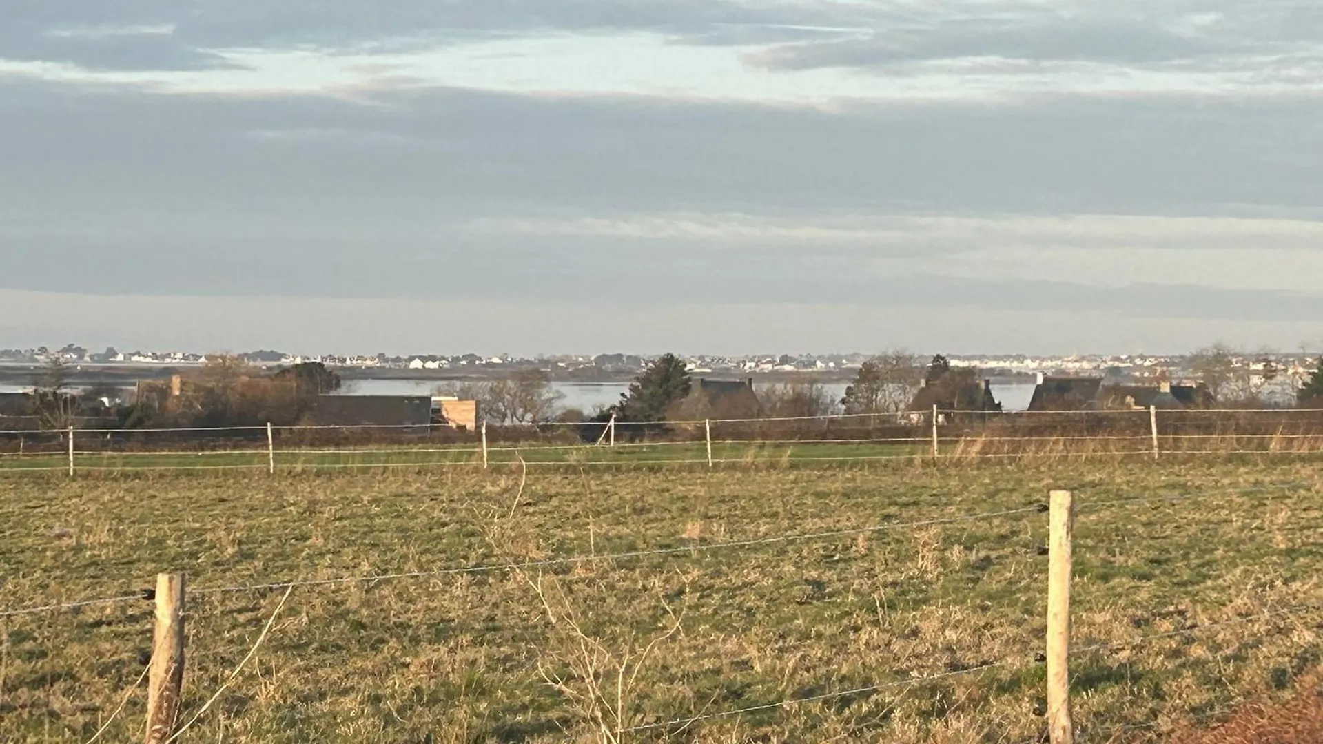 Petit Duplex Proche Mer Plouhinec  France